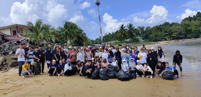 You are currently viewing RCE Kuching & Youth Ambassadors in Beach Clean- Up in Conjunction with International Coastal Clean-Up (ICC) 2023